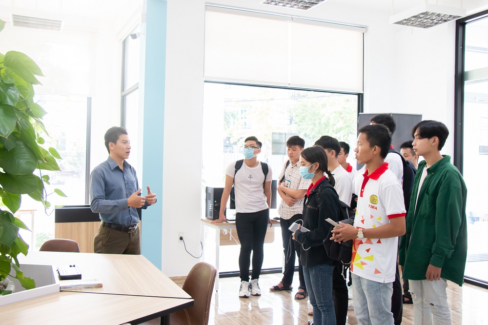 khoa fira dai hoc binh duong tham tt biic 3