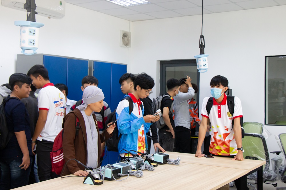 khoa fira dai hoc binh duong tham tt biic 5