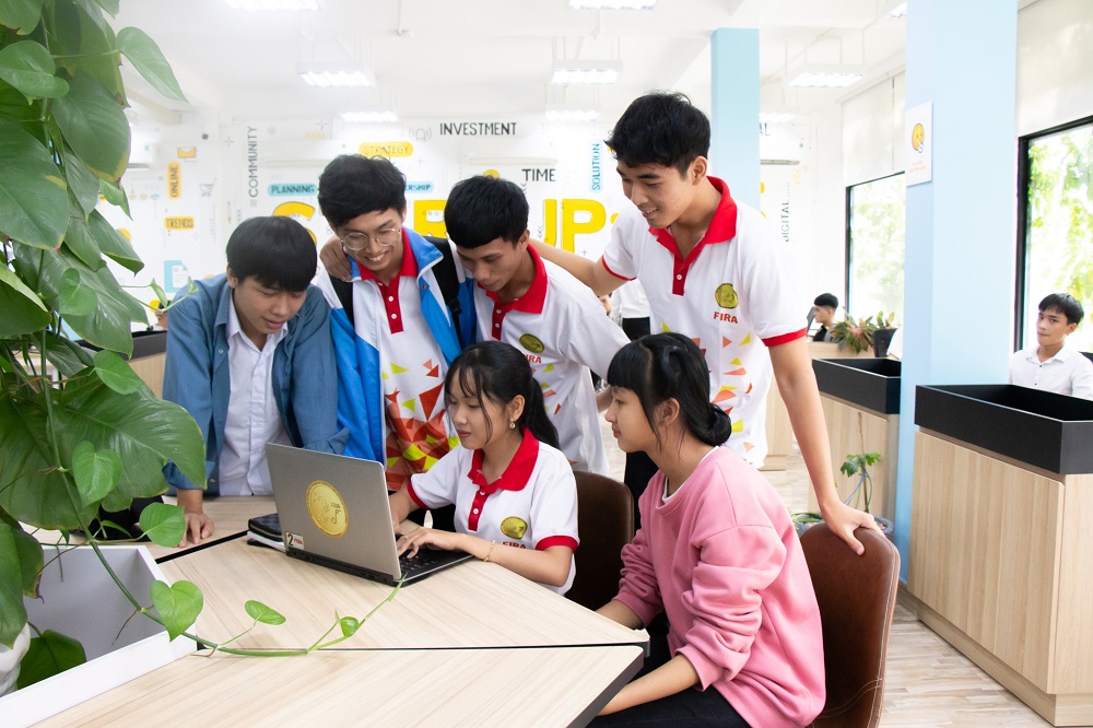 khoa fira dai hoc binh duong tham tt biic 7