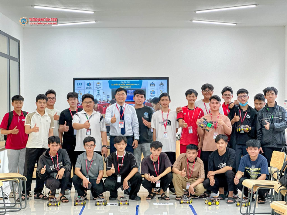 Cuộc thi Xe điều khiển Arduino qua Bluetooth tại Viện AIDTI